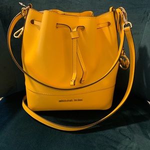 Michael Kors Trista Medium Bucket Messenger Bag